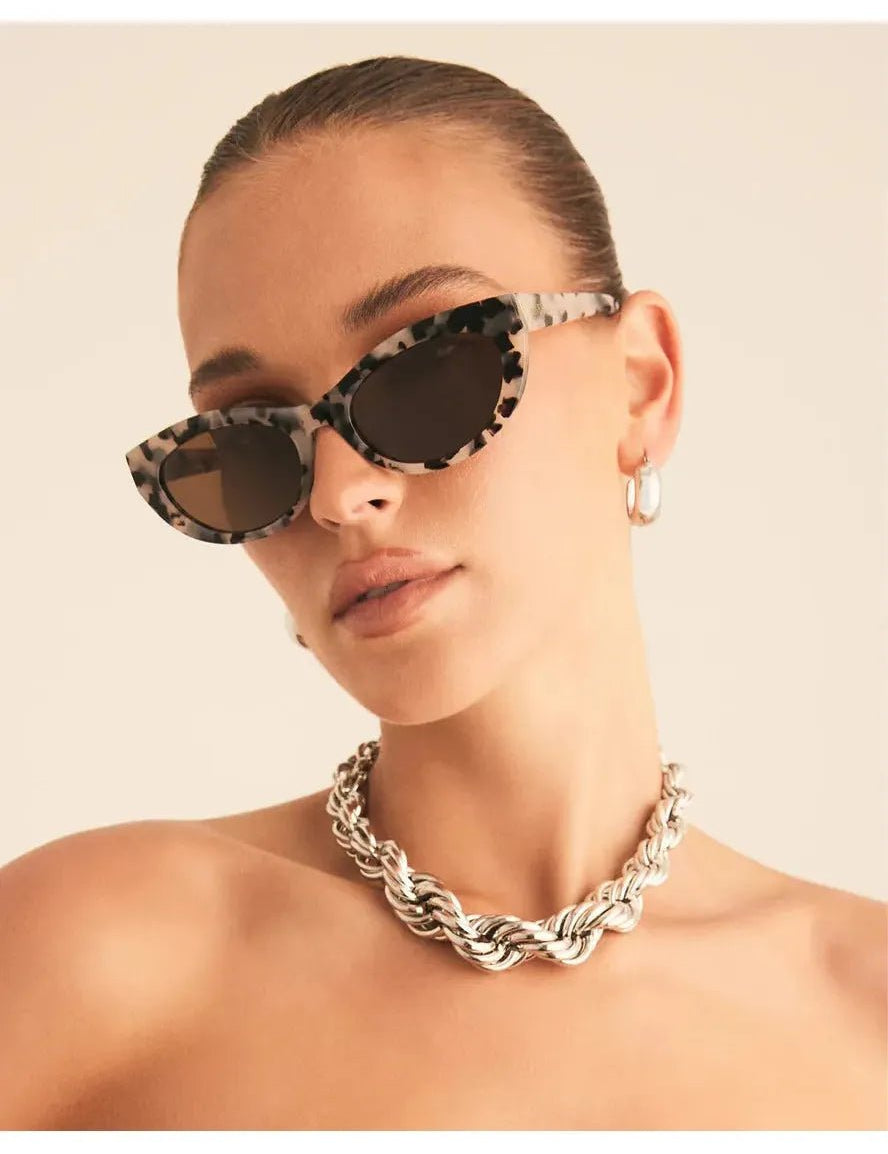 The Estella Sunglasses - Blonde Tort/Chocolate - Keepsake